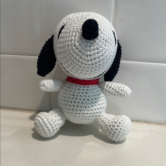 Handcrafted Snoopy Figure Toy Doll Amigurumi Crochet Peanuts Decor Handmade - Picture 7 of 11